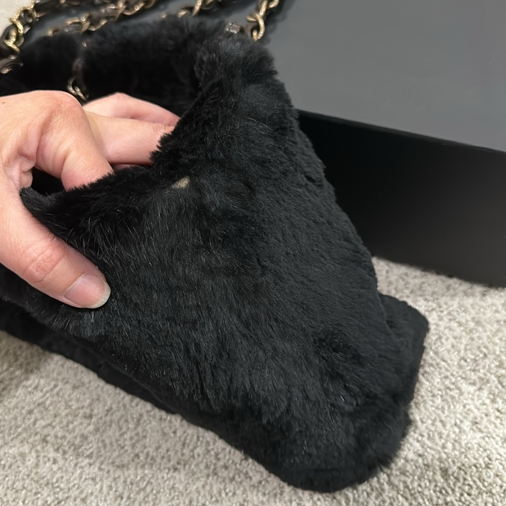 Chanel fur bag - Picture 6 of 7